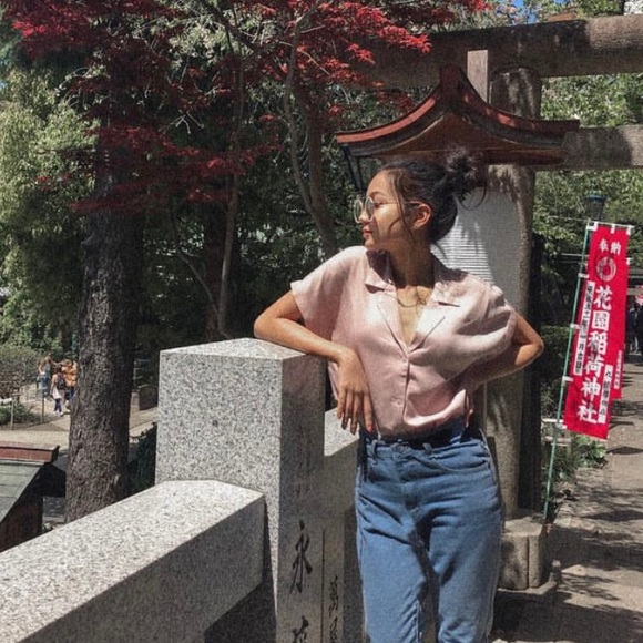 Hi! This is Pratiksha🤍🦋 Here to clear out pre-loved pieces from my wardrobe! - Picture 2 of 8